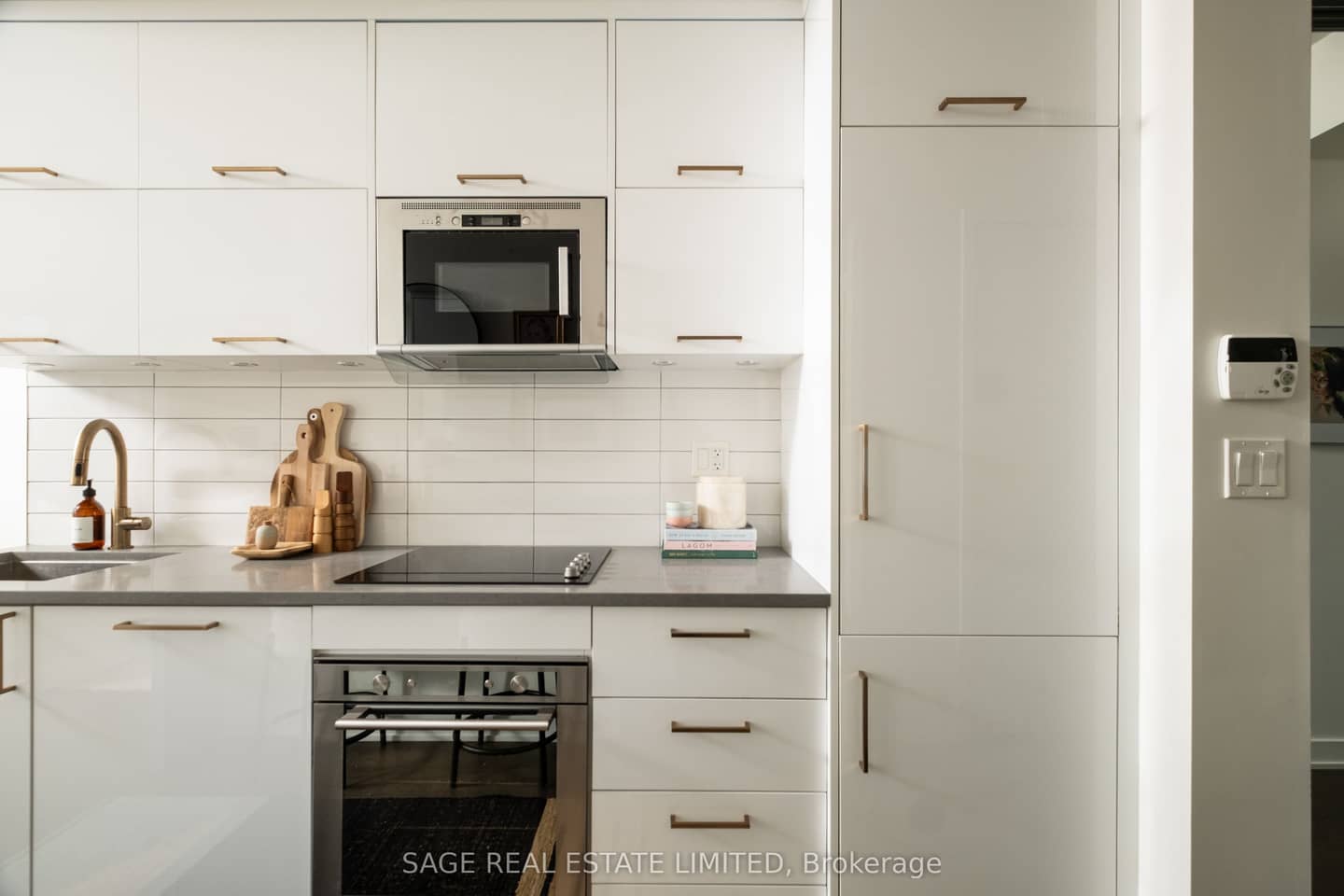 106 Dovercourt Road 204, Toronto, ON M6J 0G4