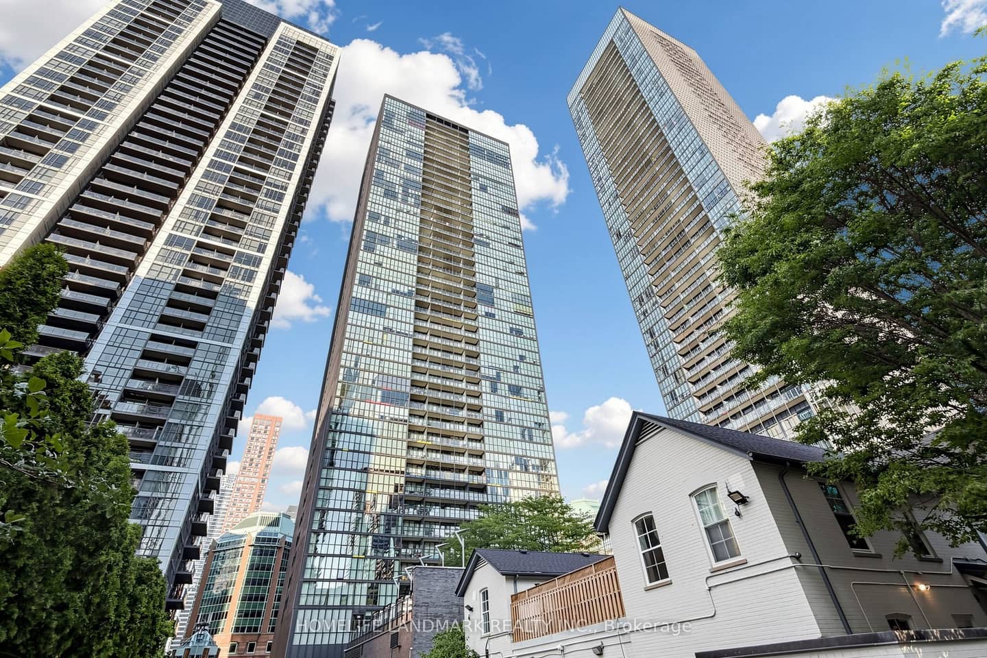 110 Charles Street E Th03, Toronto, ON M4Y 1T5