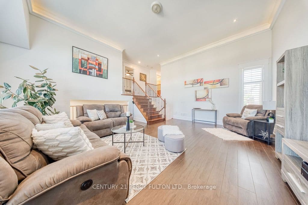 91 Galea Drive, Ajax, ON L1Z 0J8