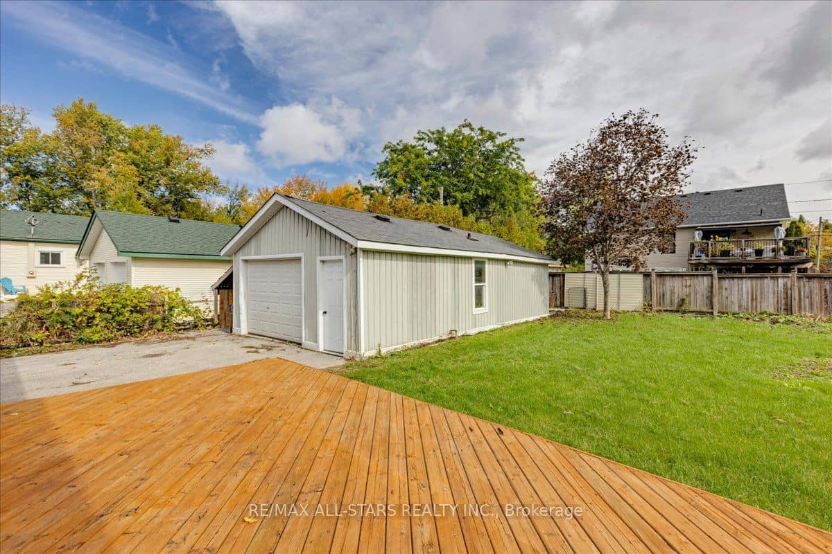 369 Lake Drive, Georgina, ON L4P 3C8