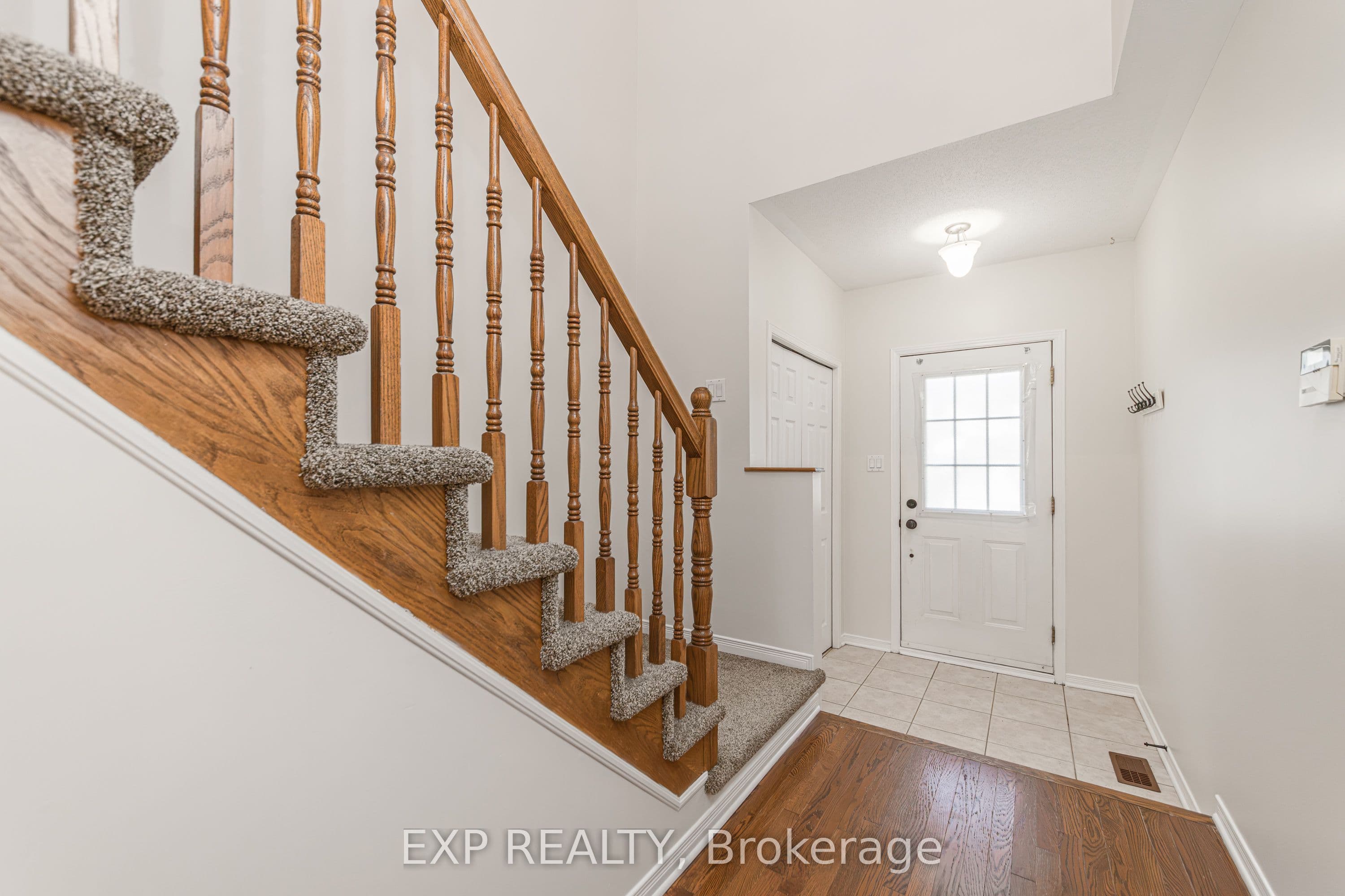 970 Cove Island Terrace, Blossom Park - Airport and Area, ON K1V 1R4