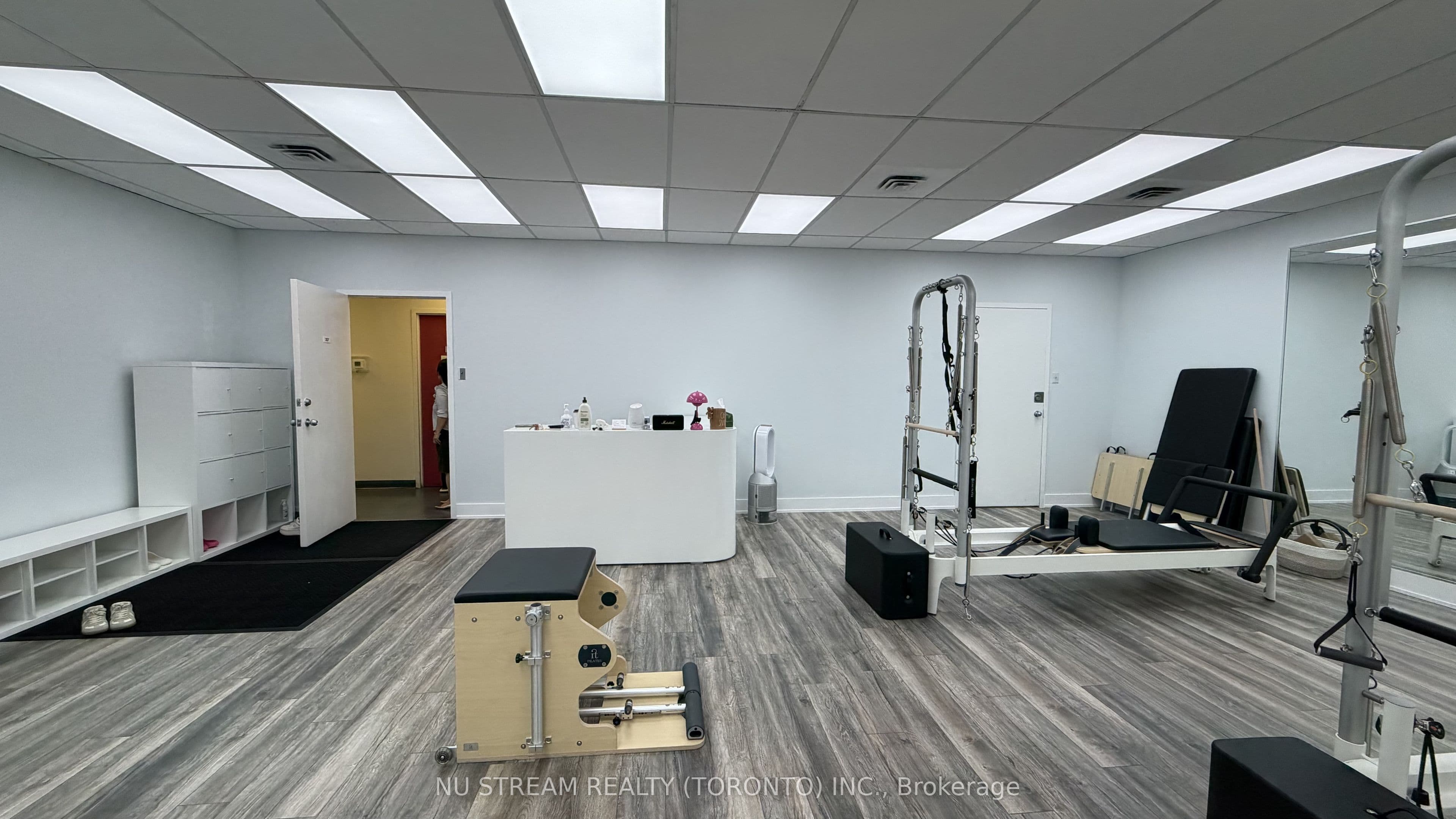 5635 YONGE Street 207, Toronto, ON M2M 3S9
