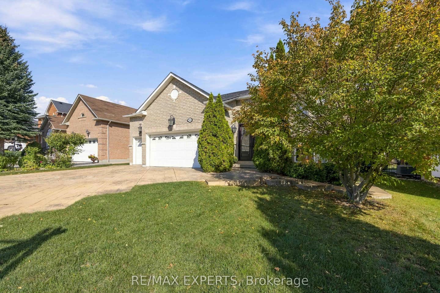 93 Velmar Drive, Vaughan, ON L4L 8W4