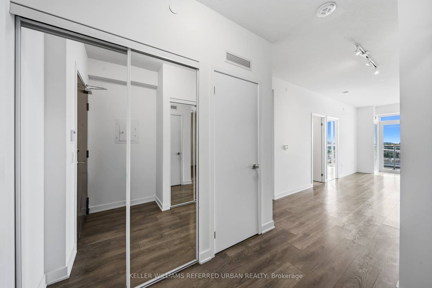 38 Honeycrisp Crescent 706, Vaughan, ON L4K 0M8