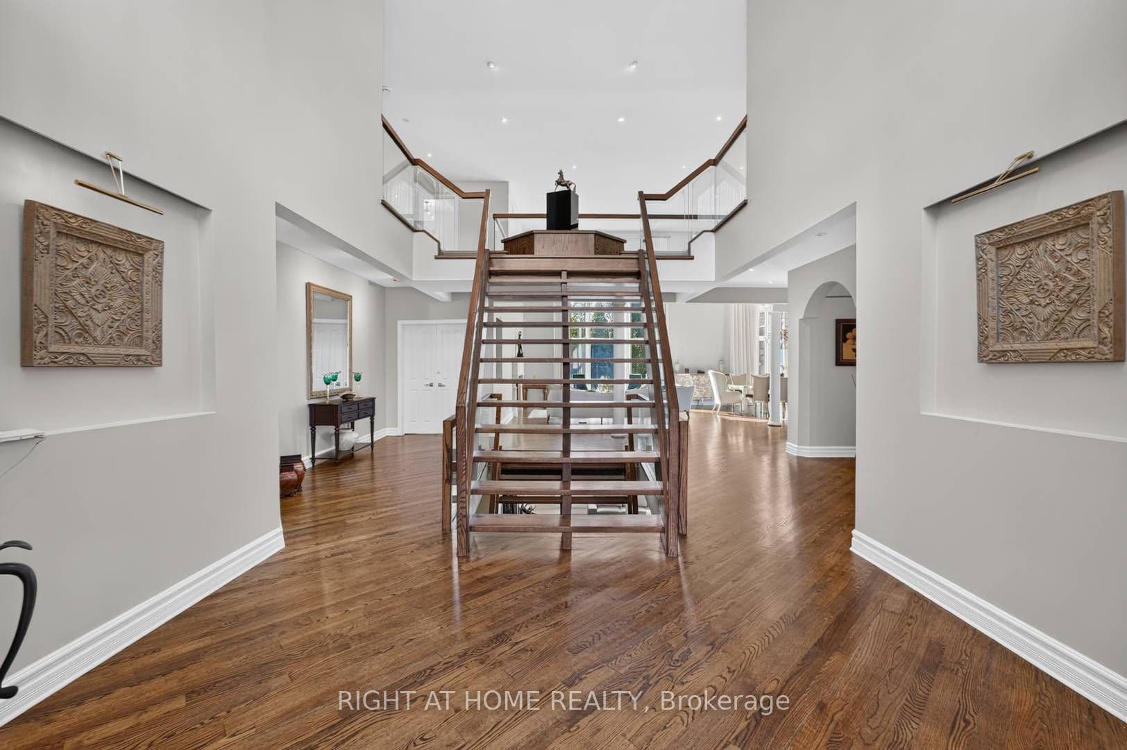 23 Bryson Drive, Richmond Hill, ON L4C 6E2