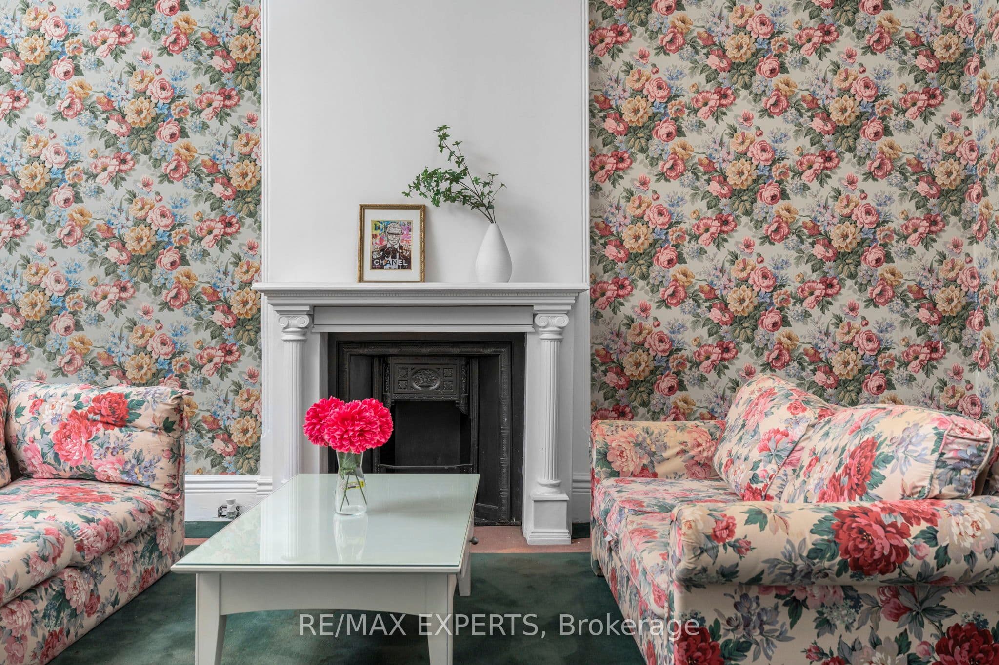 382 Bathurst Street, Toronto, ON M5T 2S6