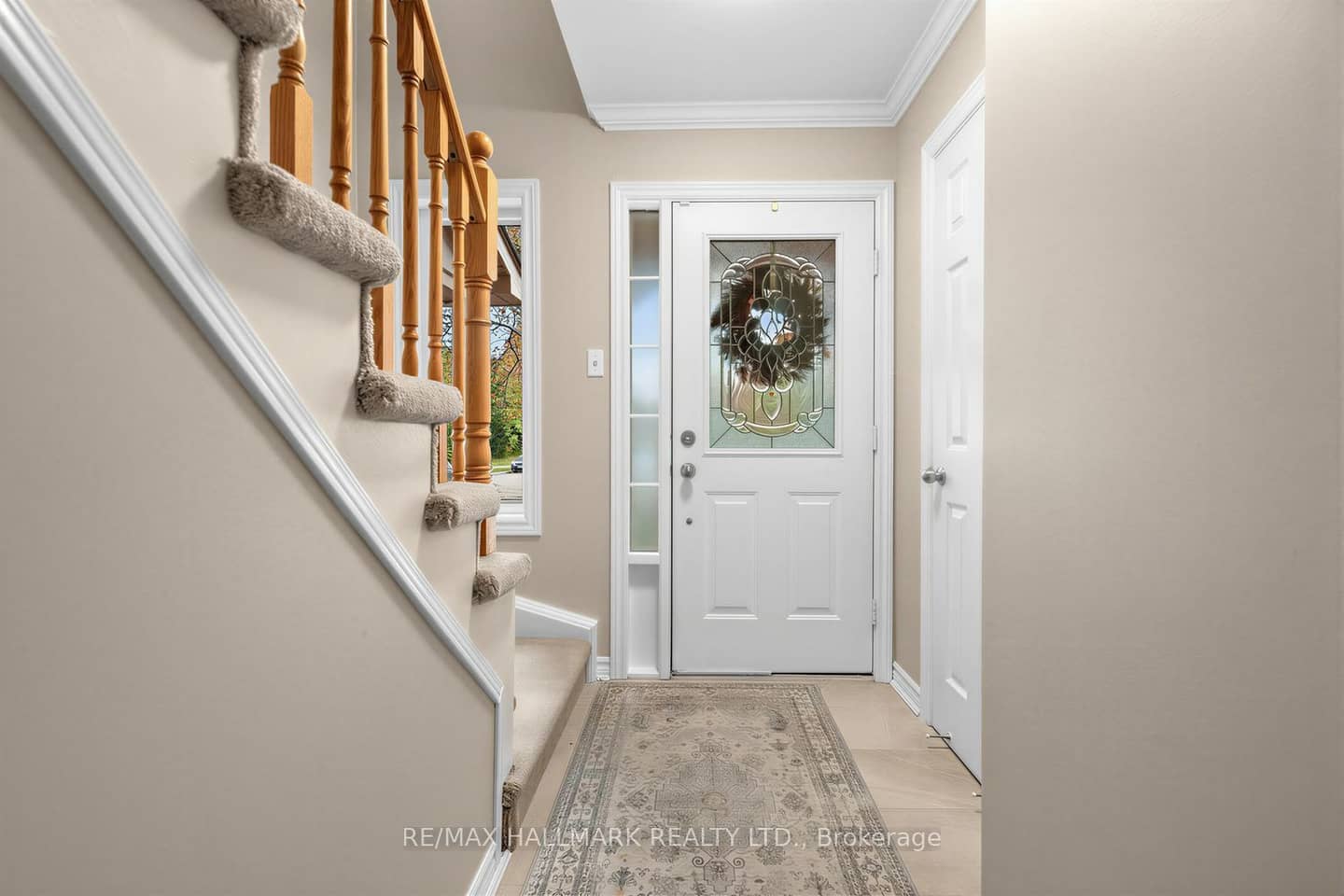 484 Bartholemew Drive, Newmarket, ON L3X 2E5