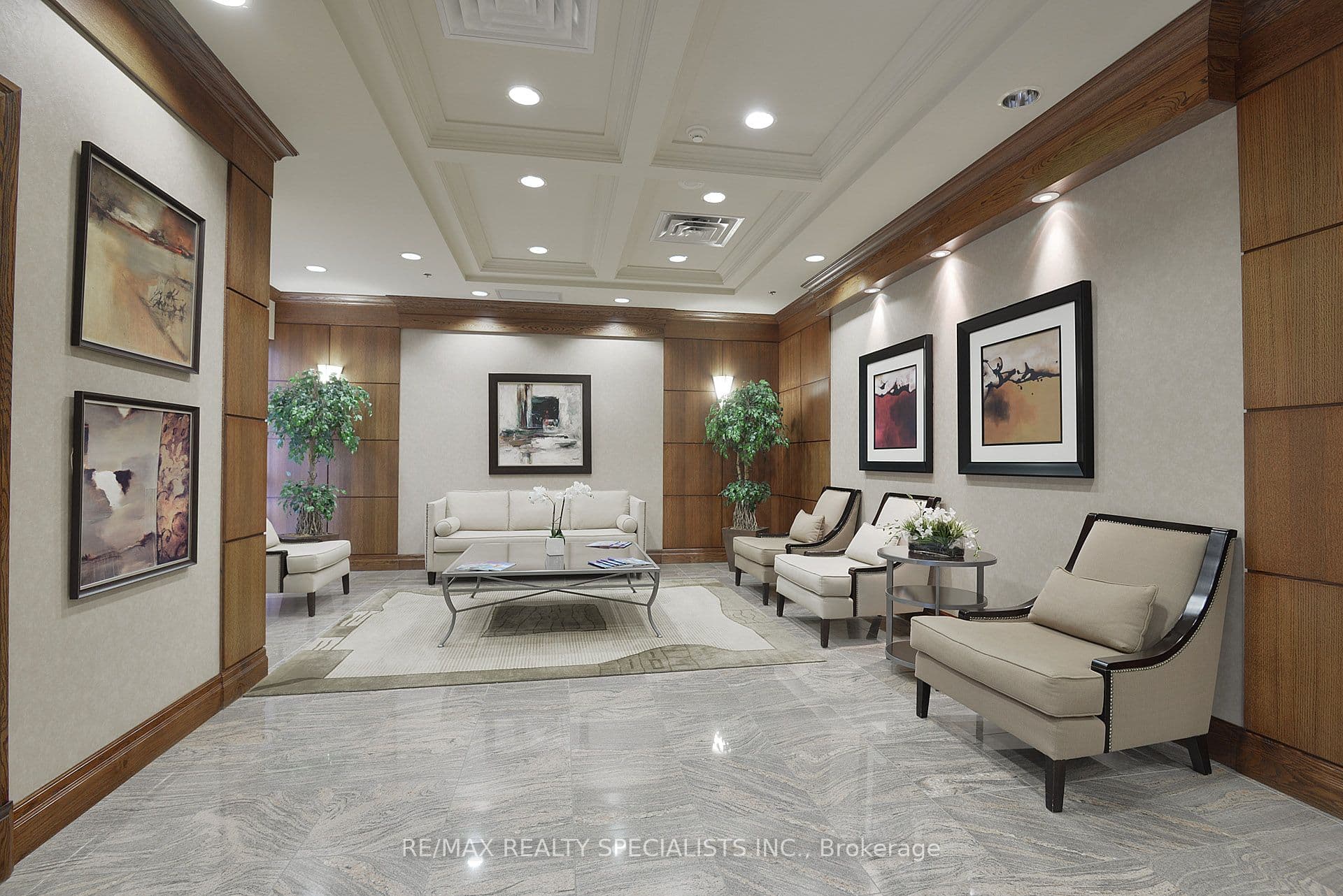 5 Michael Power Place 1005, Toronto, ON M9A 0A3