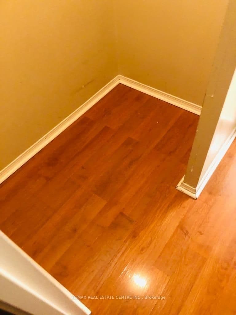 25 Trailwood Drive 1601, Mississauga, ON L5Z 3K9