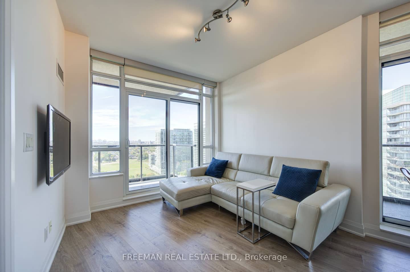 36 Park Lawn Road 2305, Toronto, ON M8V 0E5