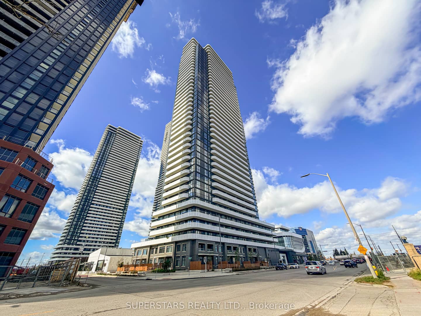 28 Interchange Way 2002, Vaughan, ON L4K 0P8