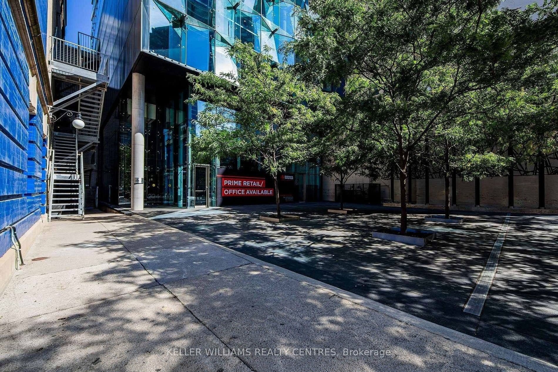 224 King Street West Street W 501, Toronto, ON M5H 0A6