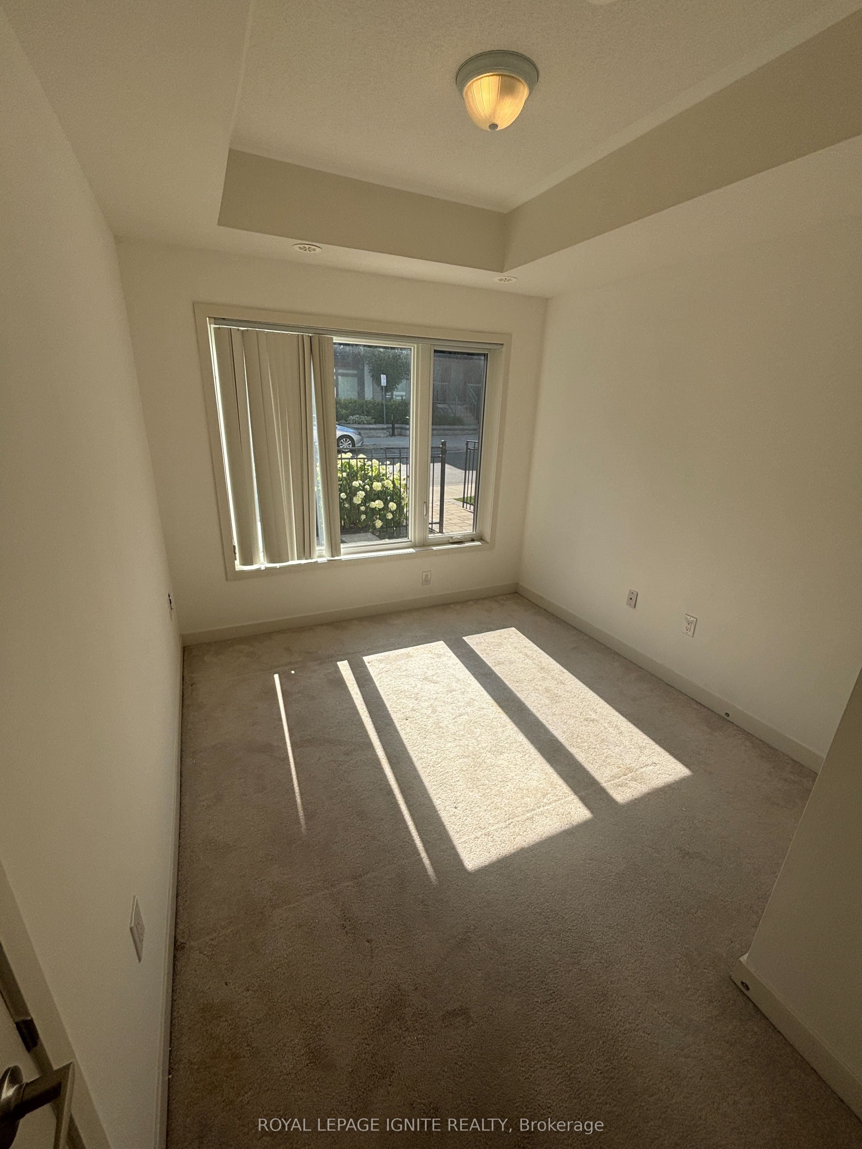 60 Orchid Place Drive 16, Toronto, ON M1B 0C4
