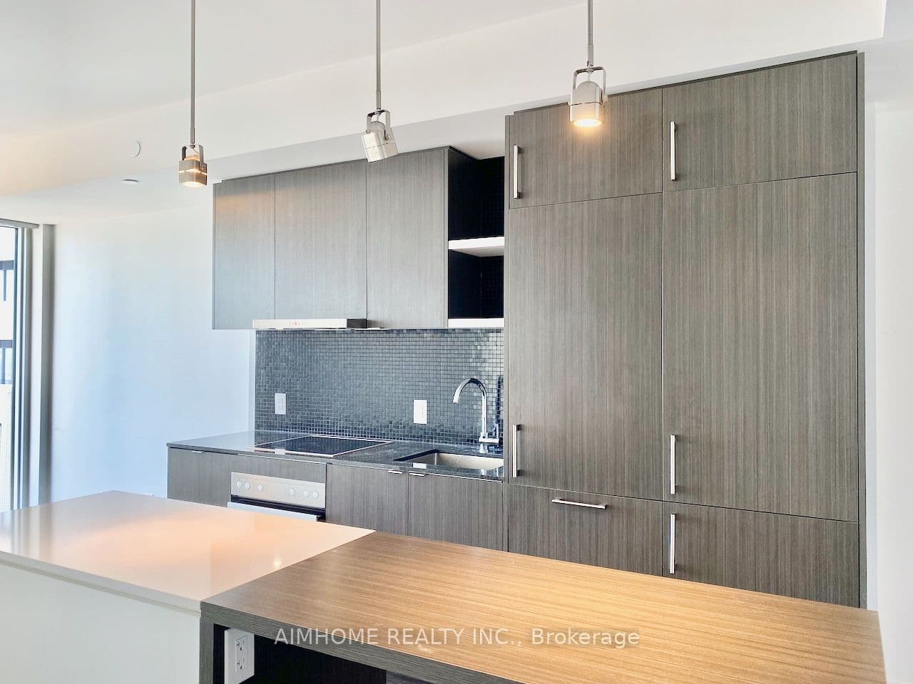 100 Harbour Street 6705, Toronto, ON M5J 0B5