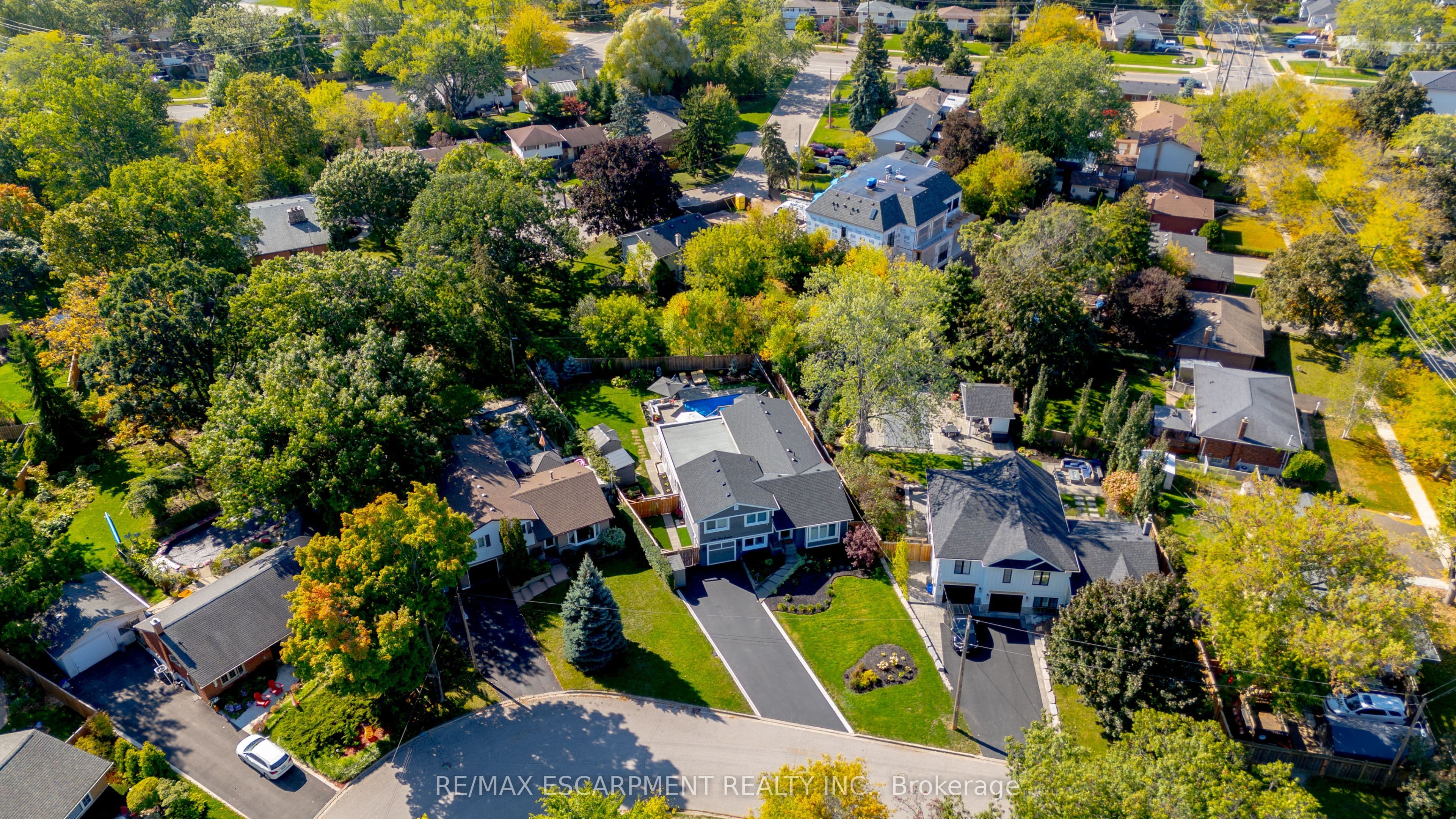 296 Kent Crescent, Burlington, ON L7L 4T1