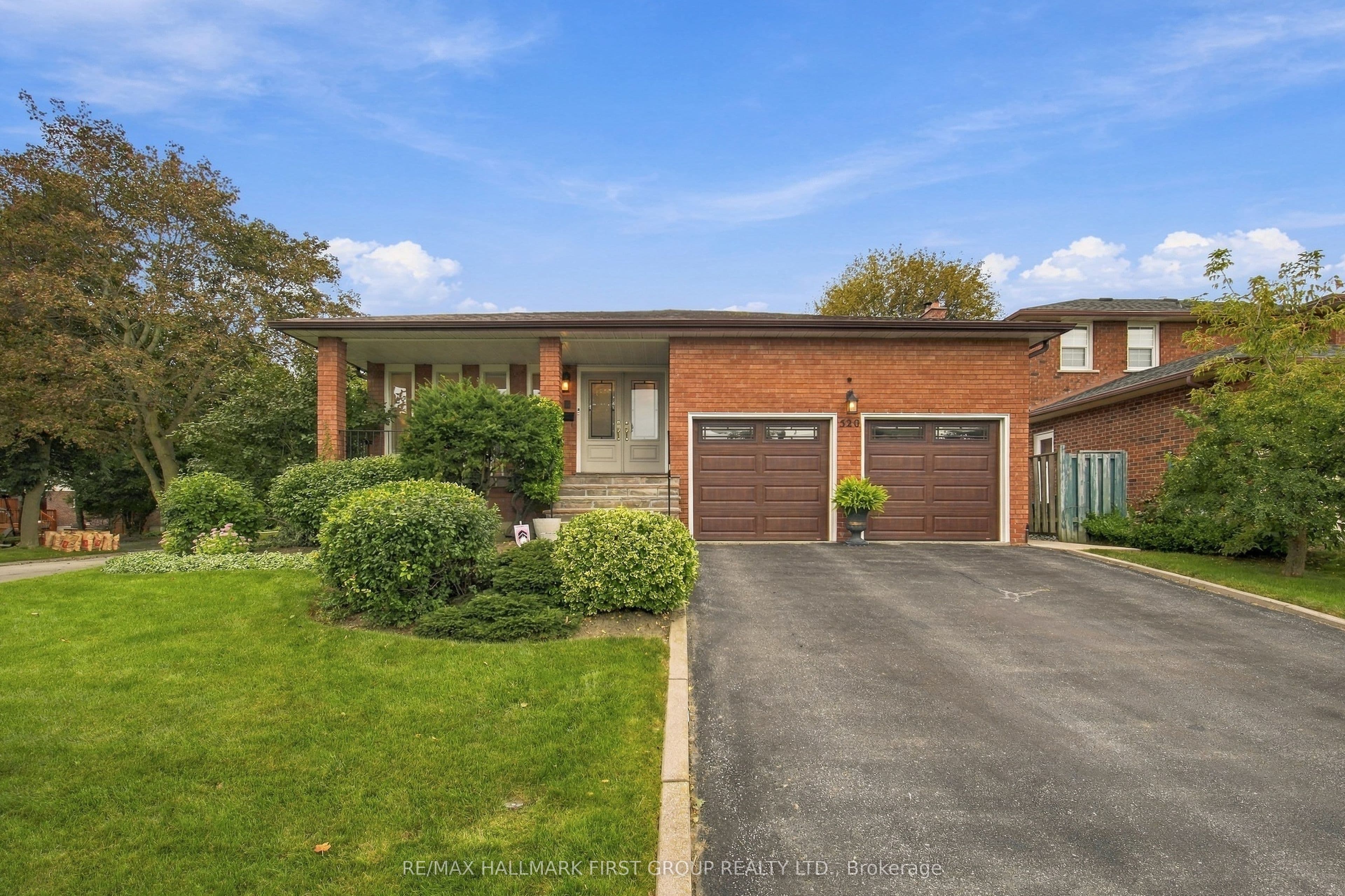 520 McLeod Crescent, Pickering, ON L1W 3M5