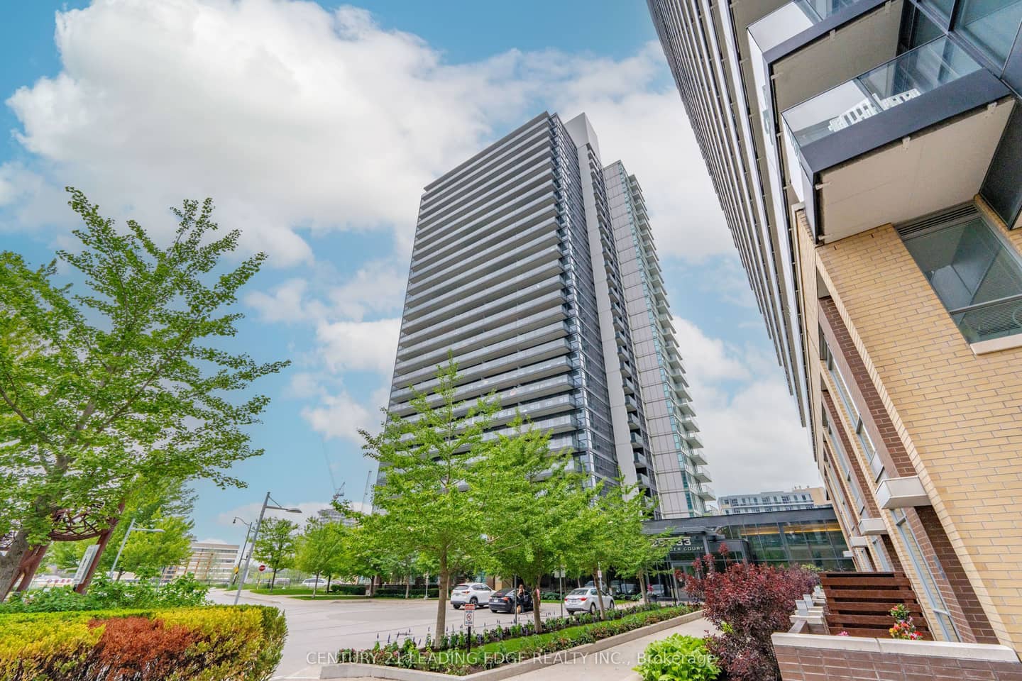 33 Singer Court PH3, Toronto, ON M2K 0B4