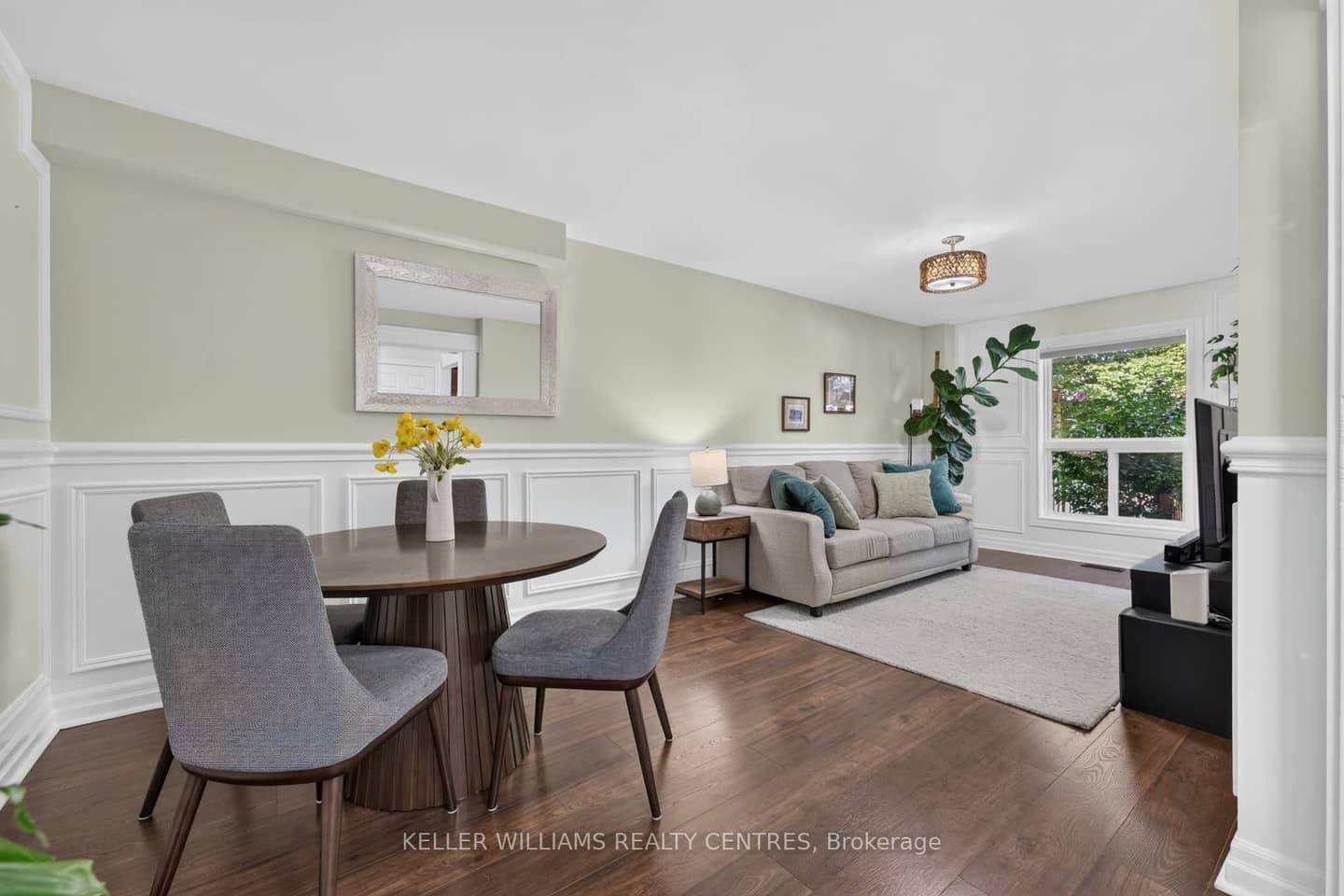 12 Lancaster Court, Georgina, ON L4P 4A1