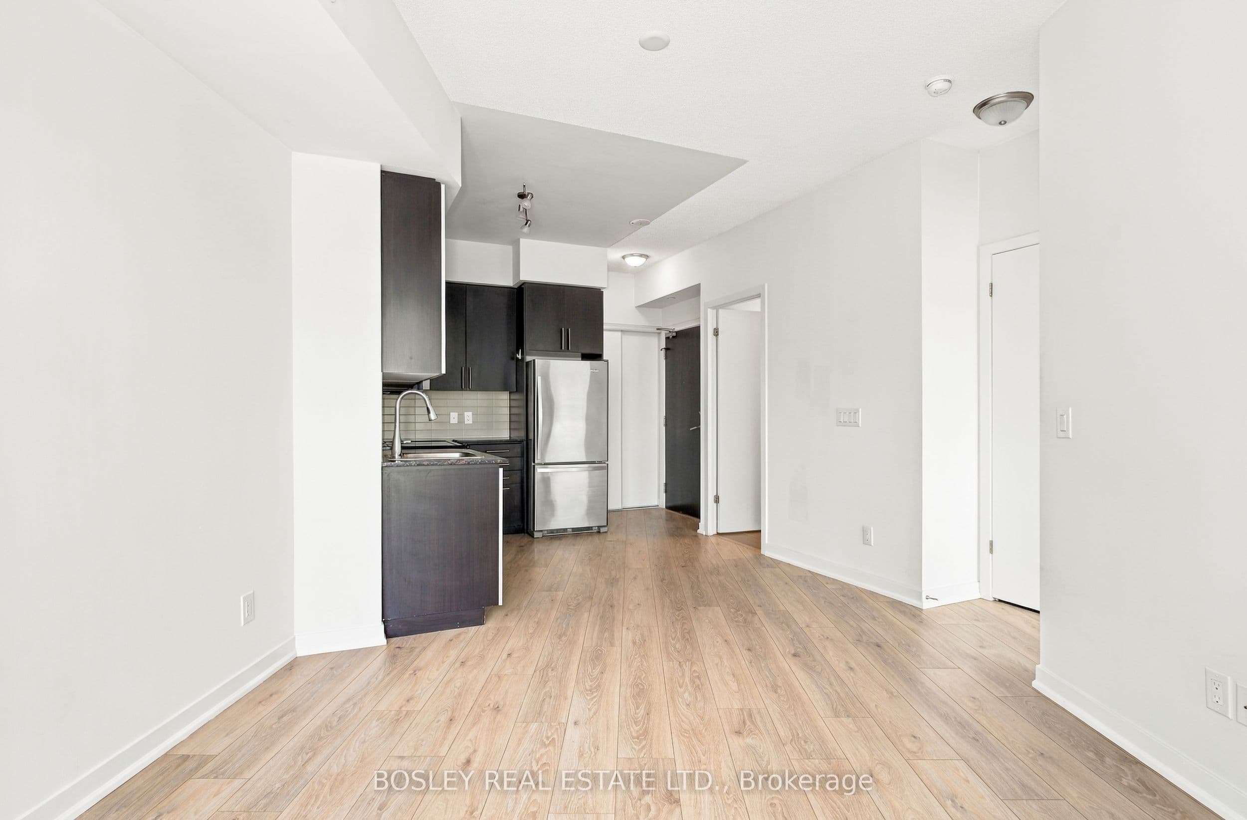 60 Berwick Ave Avenue 1409, Toronto, ON M5P 0A3
