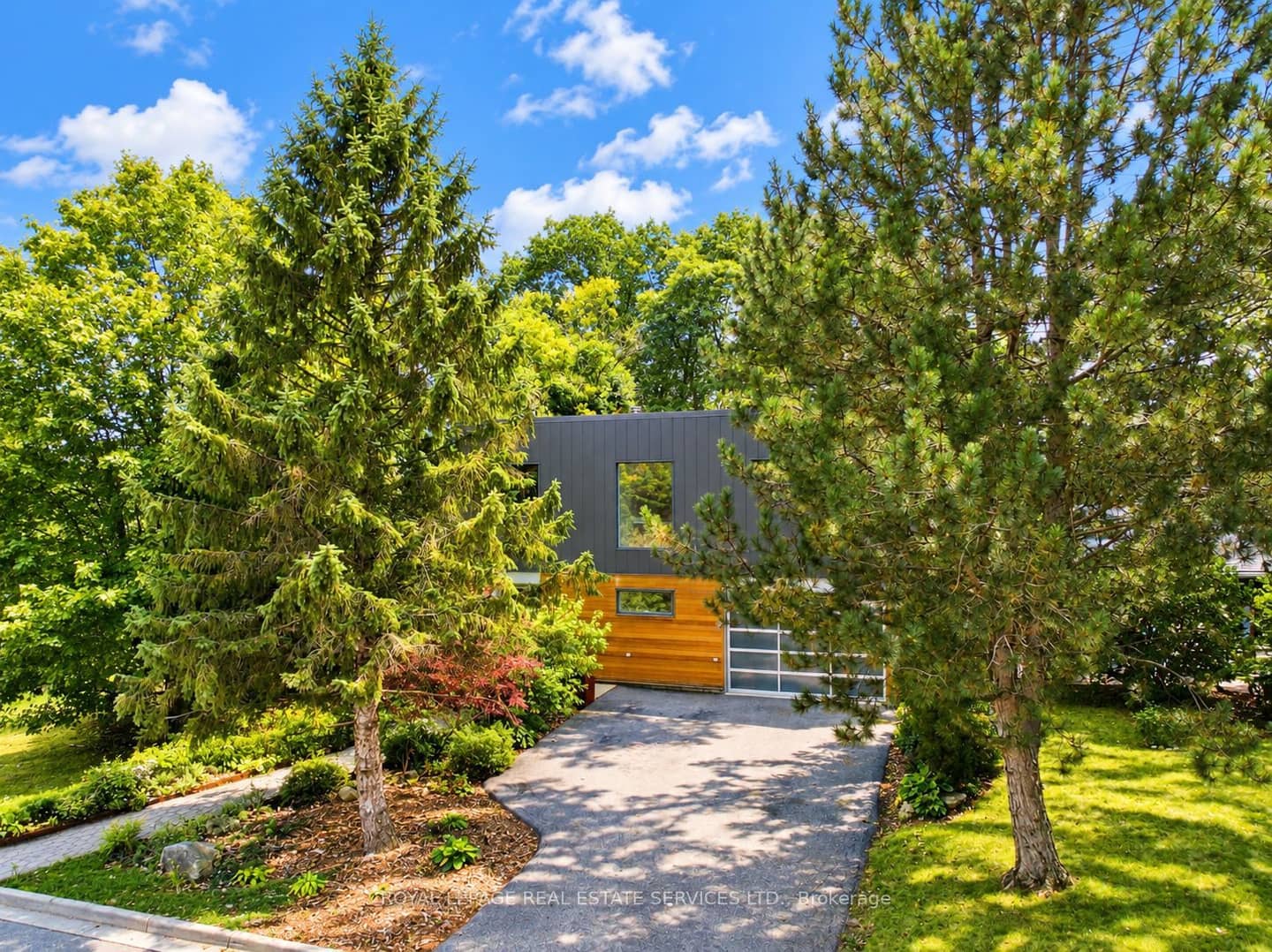 1318 Odessa Crescent, Oakville, ON L6H 1R8