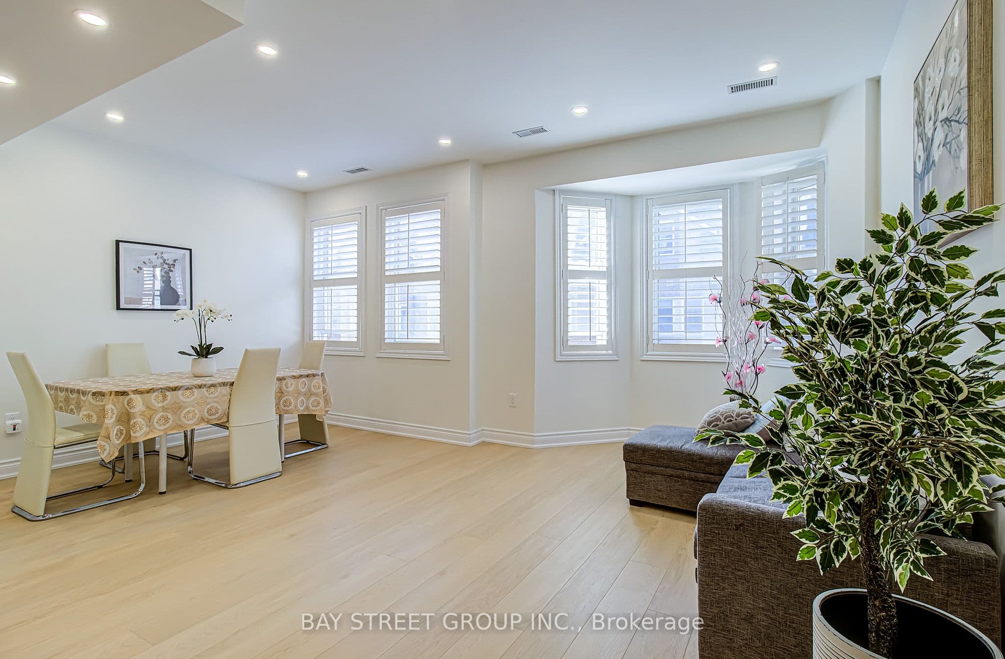 760 Lawrence Avenue SW 87, Toronto, ON M6A 3E7