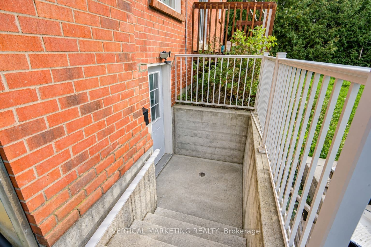 3807 Ellesmere Road, Toronto, ON M1C 1H8