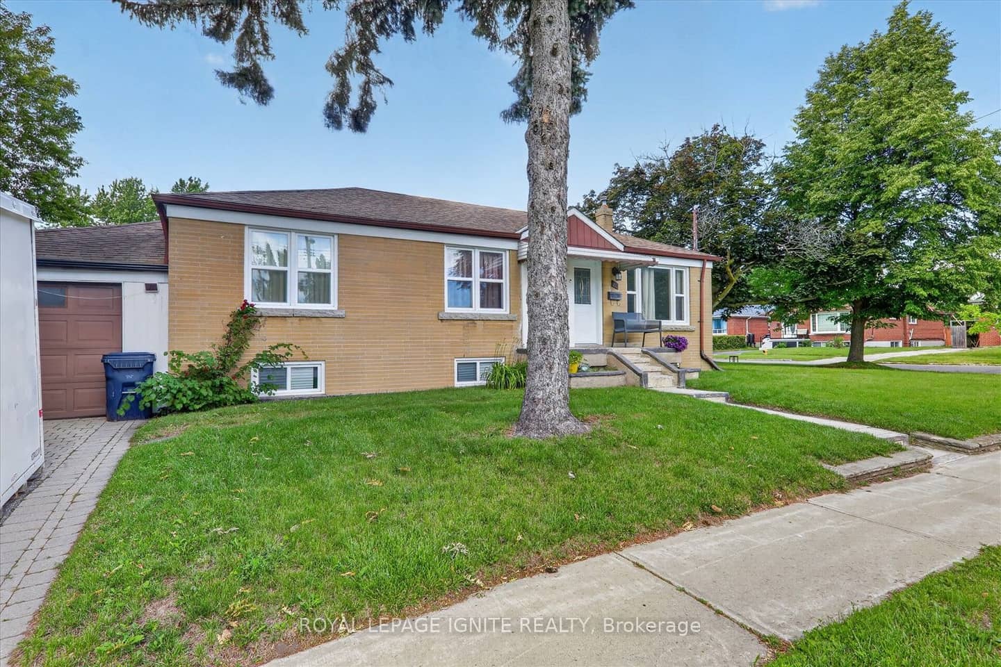 20 Alanbury Crescent, Toronto, ON M1J 2Y4