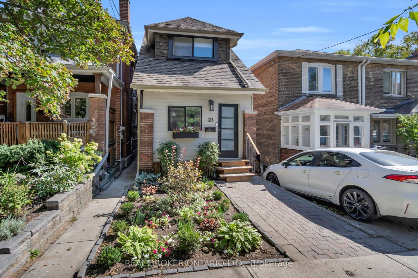 23 Aldridge Avenue, Toronto, ON M4C 3W3