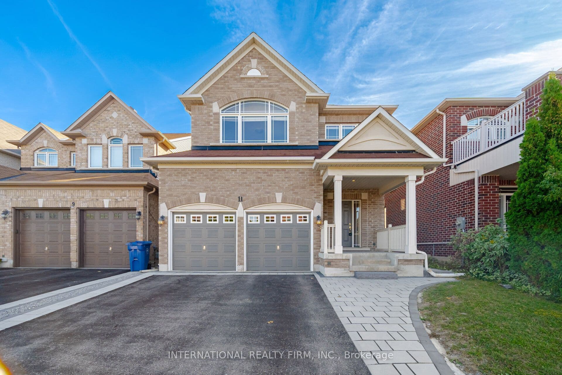 11 Lady Gwillim Avenue, East Gwillimbury, ON L9N 0B3