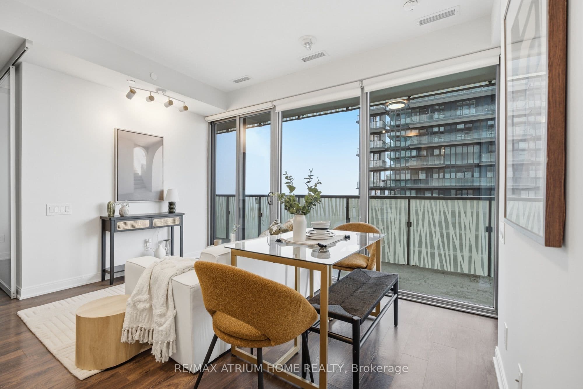 50 Charles Street E 4413, Toronto, ON M4Y 0C3
