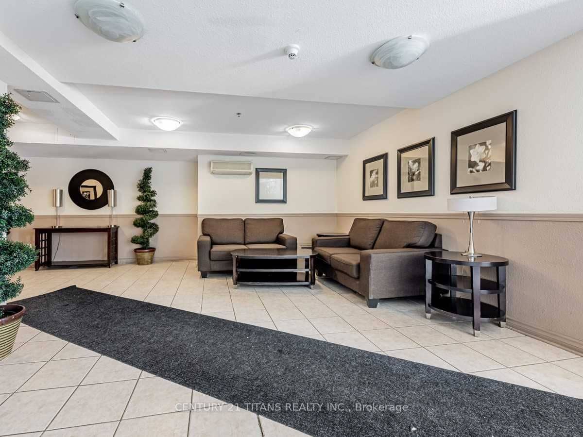 684 Warden Avenue 115, Toronto, ON M1L 4W4