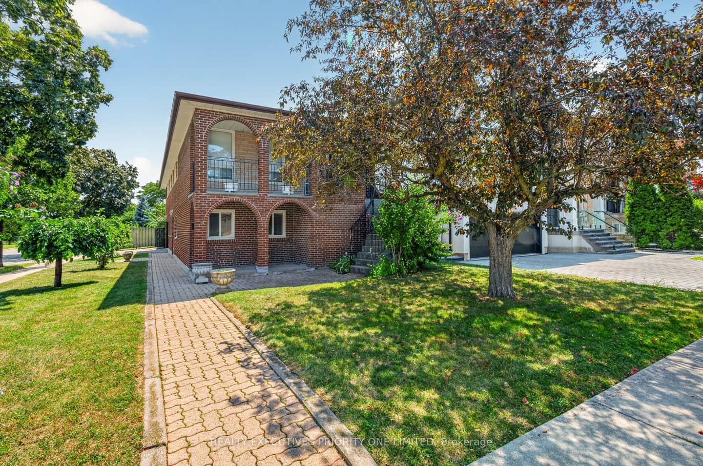 355 Glen Park Avenue, Toronto, ON M6B 2E6