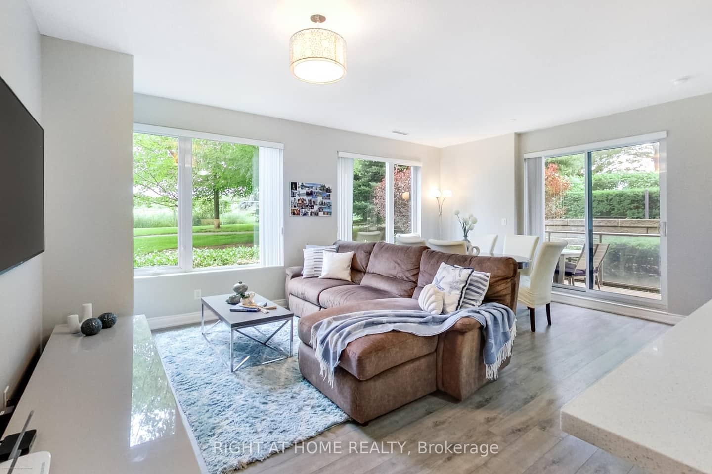 277 South Park Road 115, Markham, ON L3T 0B7