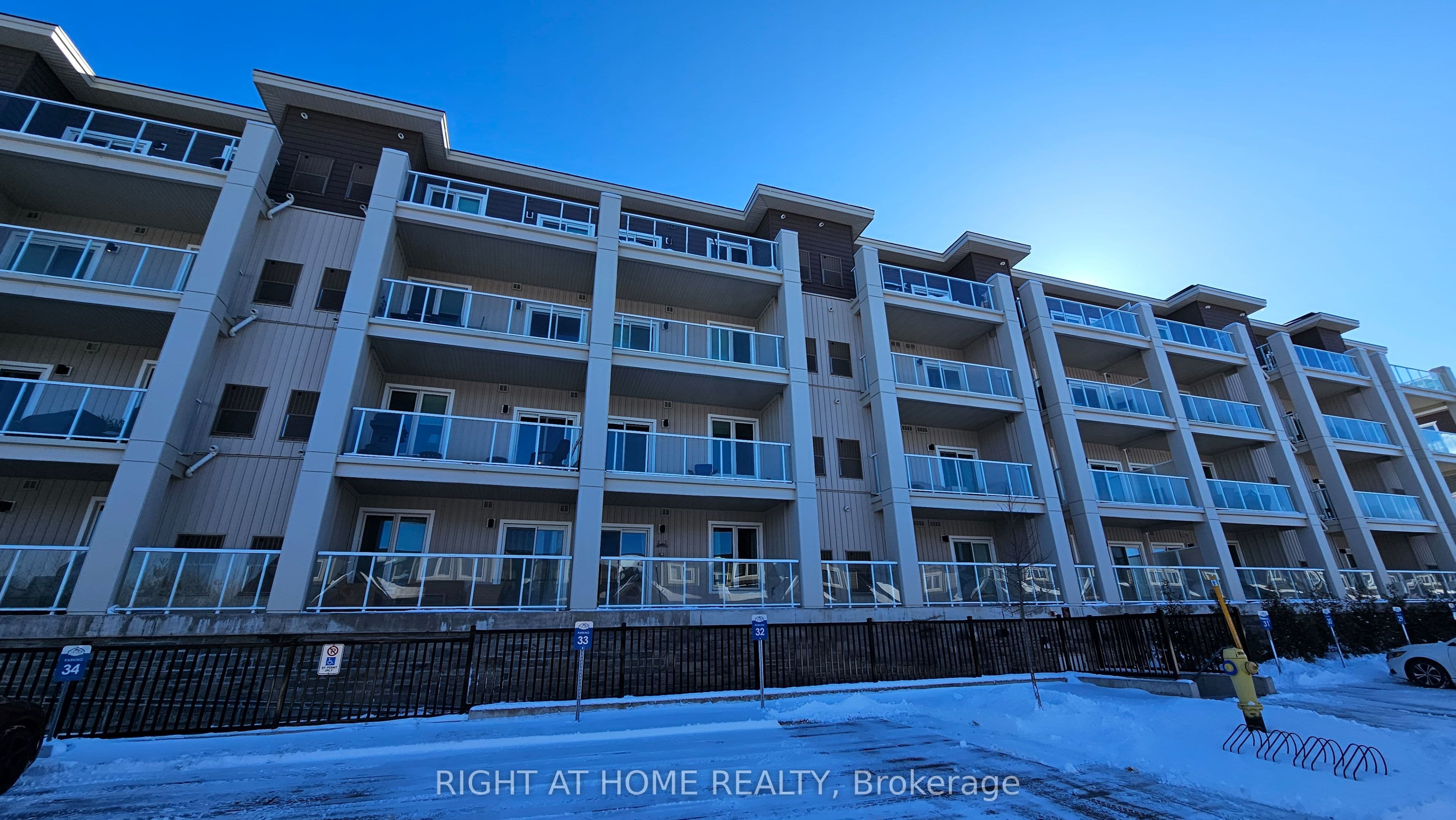 5 SPOONER Crescent 314, Collingwood, ON L9Y 1T3