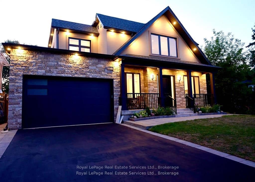 1211 Pinegrove Road, Oakville, ON L6L 2W8