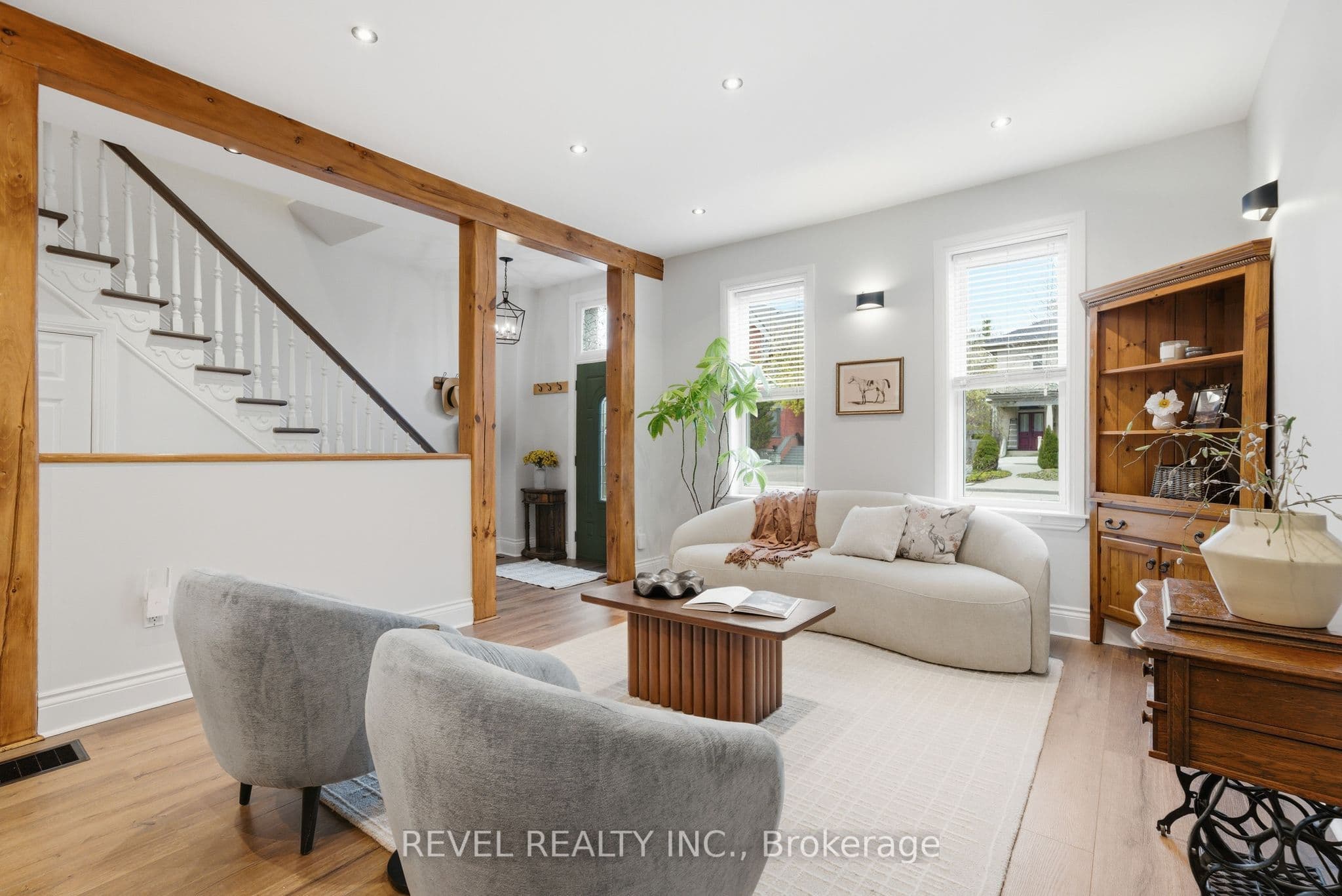 52 Cambridge Street N, Kawartha Lakes, ON K9V 4C7