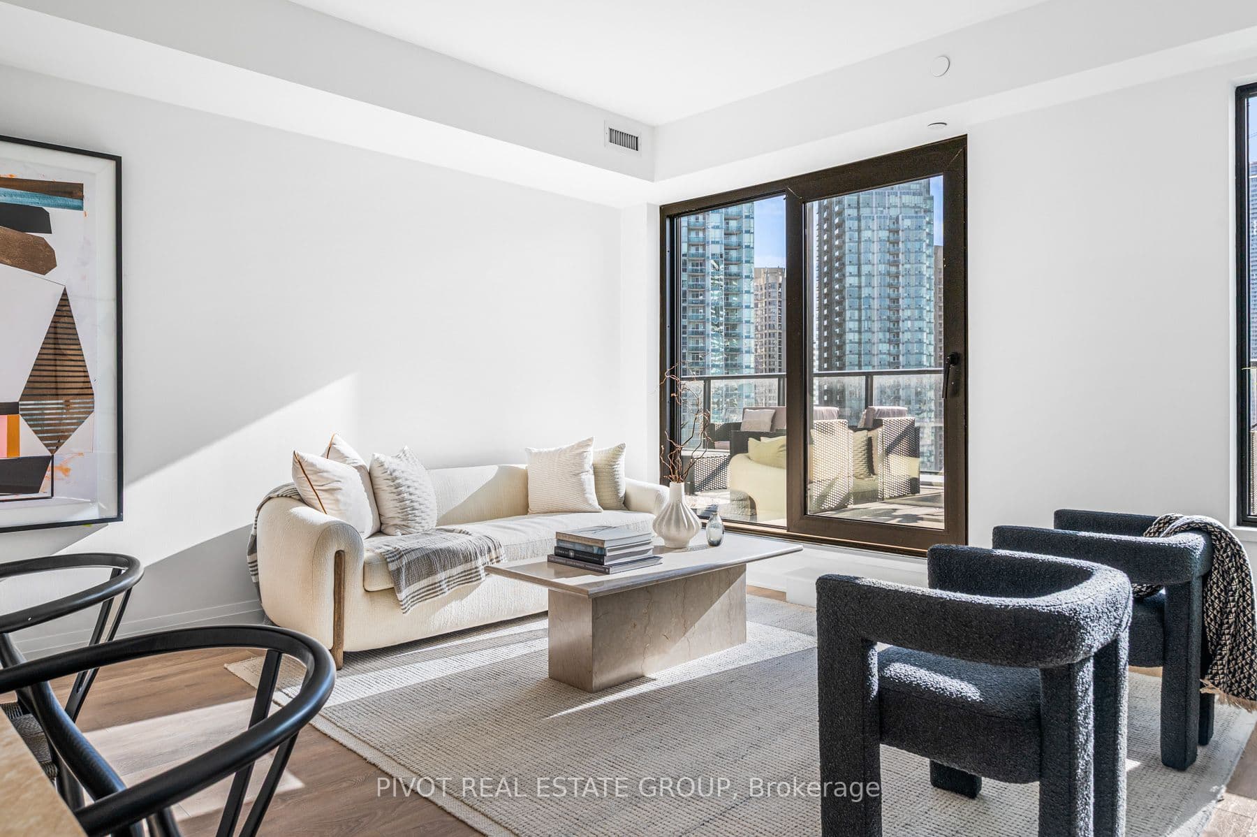 4015 The Exchange 1307, Mississauga, ON L5B 0N9