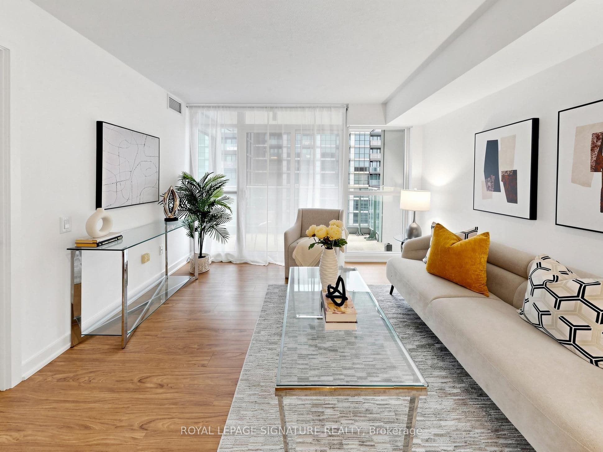 15 Singer Court 1211, Toronto, ON M2K 0B1
