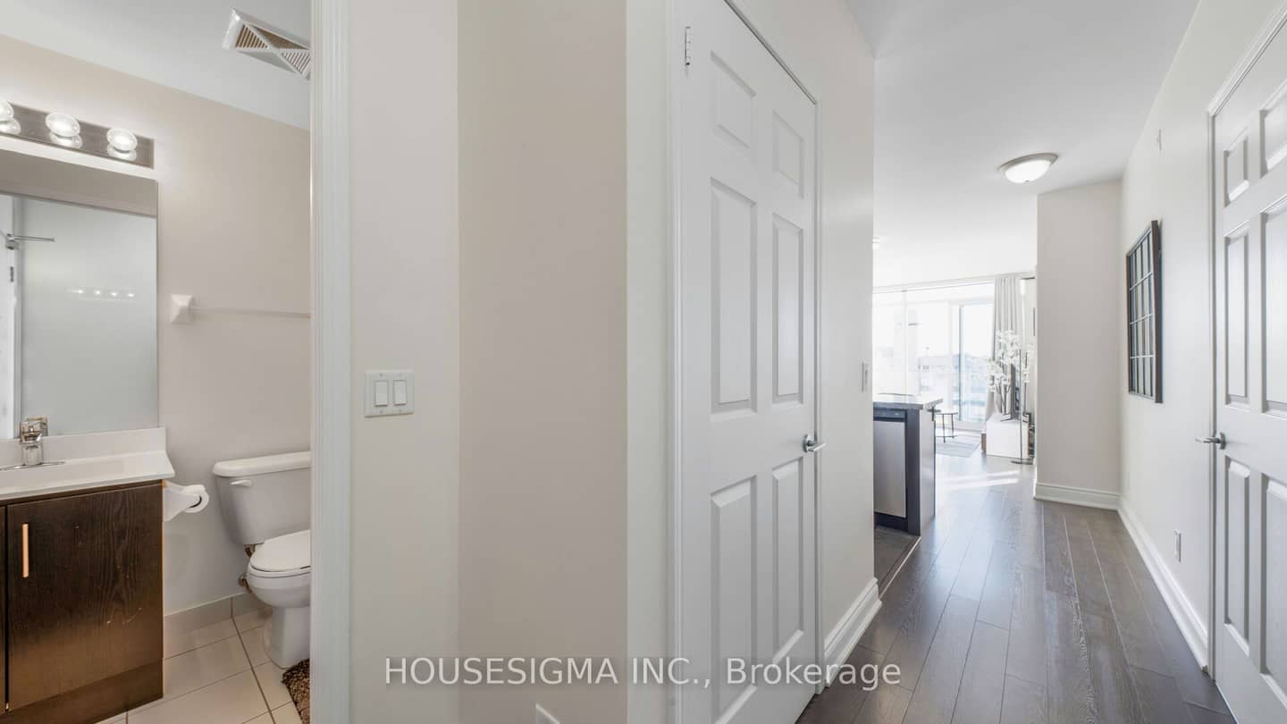 15 James Finlay Way 1103, Toronto, ON M3M 0B3