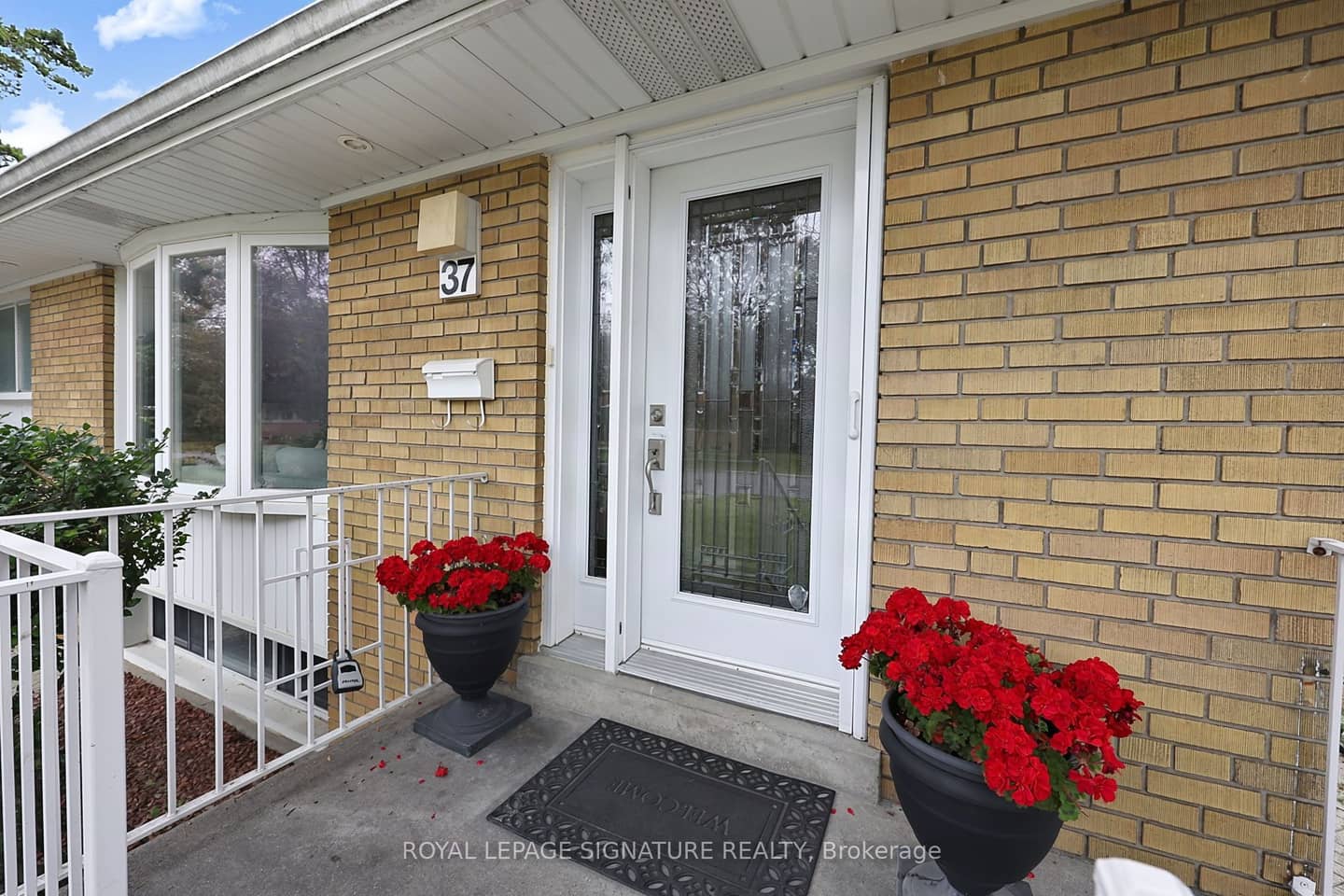 37 Finchurst Drive, Toronto, ON M2R 1K8
