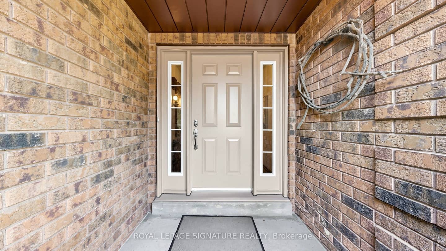 8 Royal Garden Boulevard, Vaughan, ON L4L 7C3