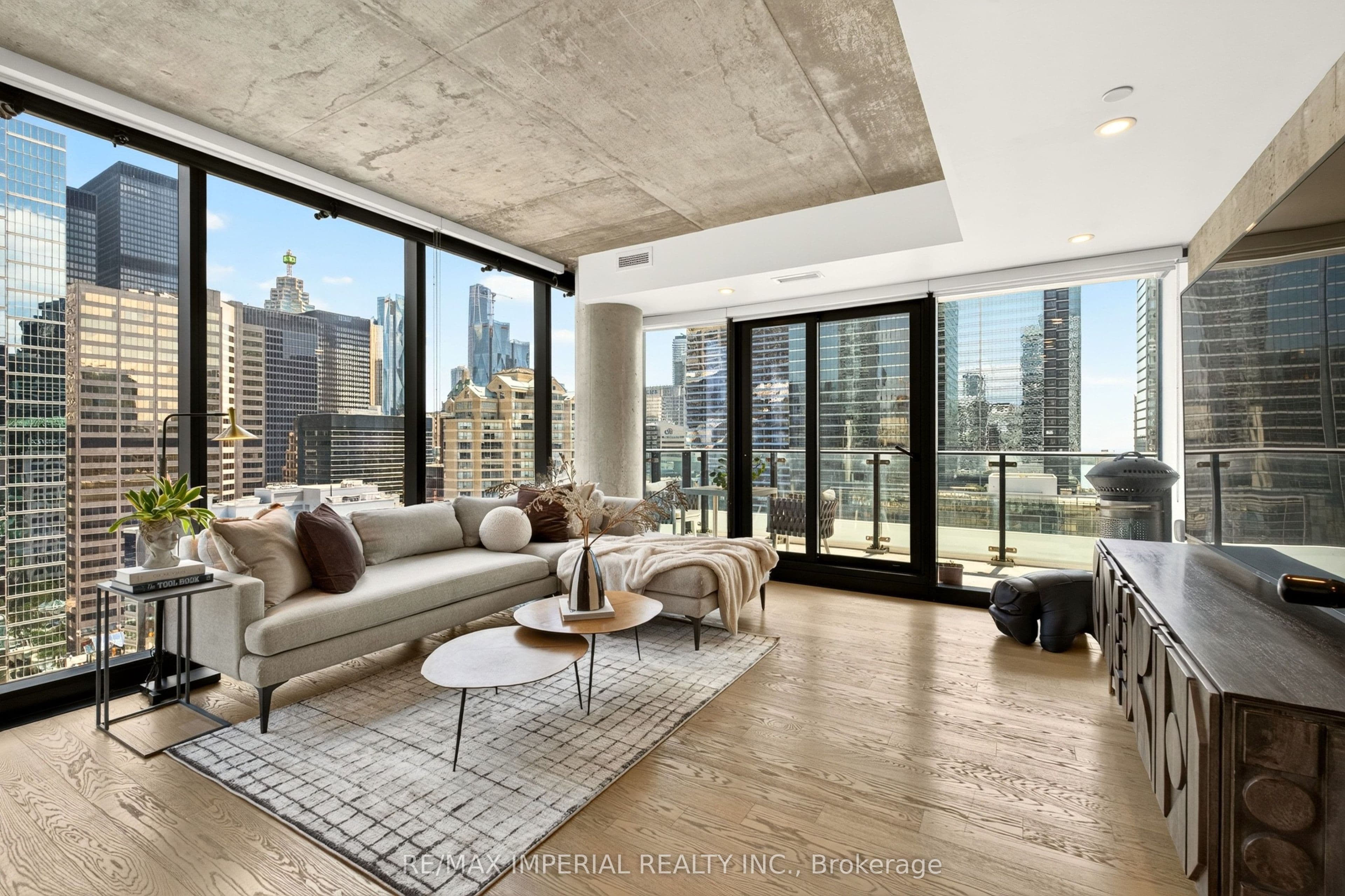 224 King Street W 1804, Toronto, ON M5H 0A6