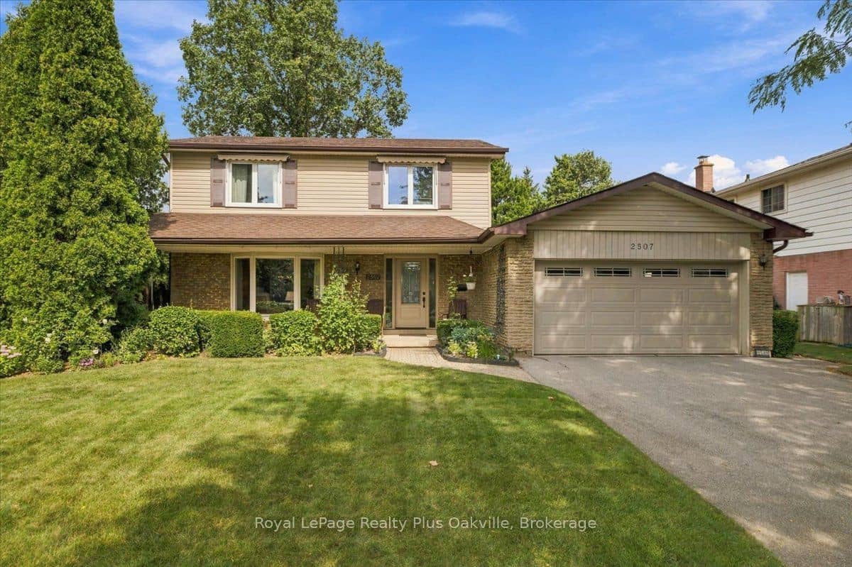 2507 Woburn Crescent, Oakville, ON L6L 5E8