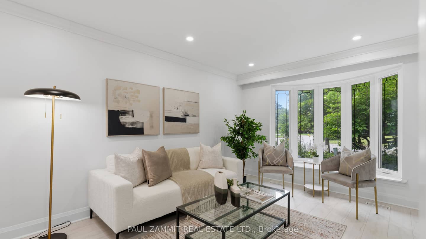 6 King Richard Court, Markham, ON L3P 1M1