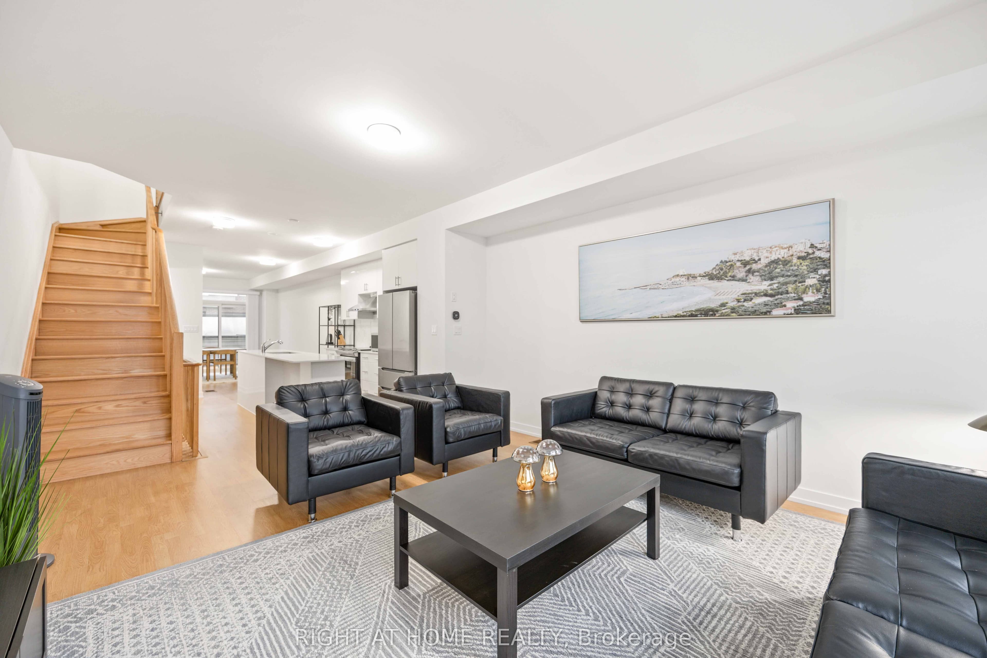 1557 Midland Avenue, Toronto, ON M1P 0G3