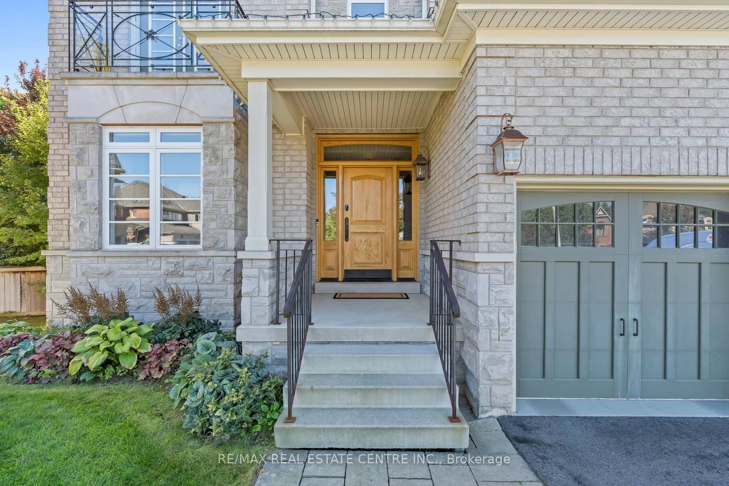 14 View Point Circle, Halton Hills, ON L7G 6P2