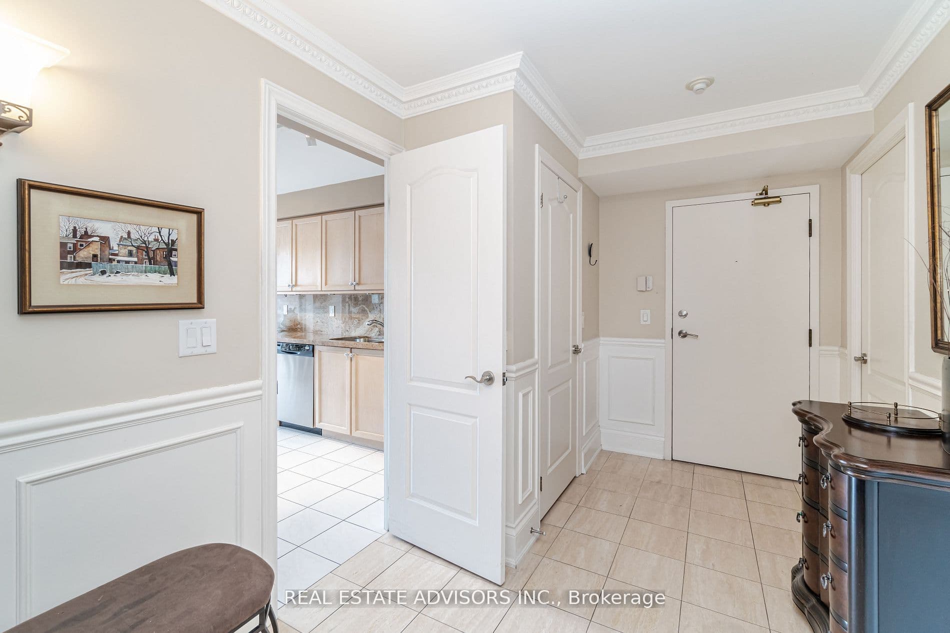 75 York Mills Road 309, Toronto, ON M2P 2E7