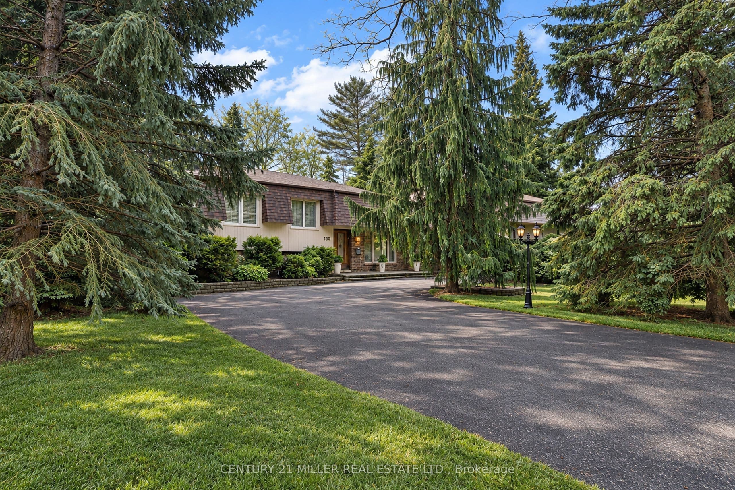 130 Tavistock Square, Oakville, ON L6K 2V2