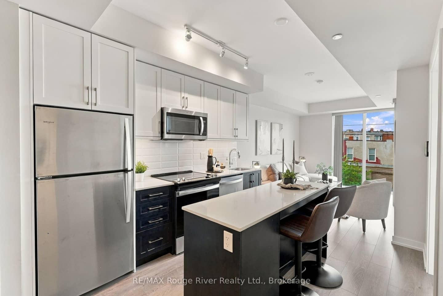 201 Brock Street S 217, Whitby, ON L1N 0P8
