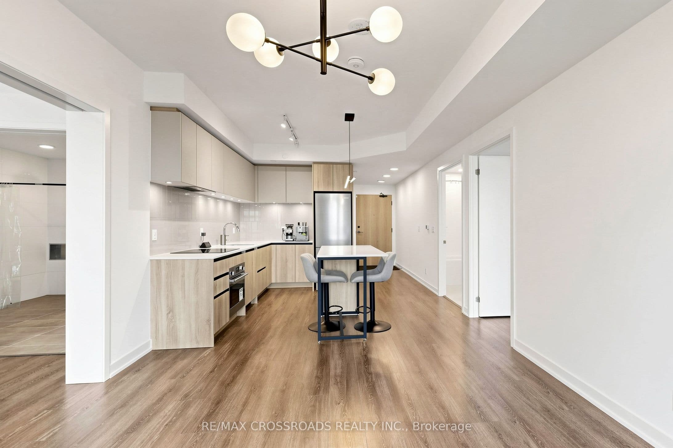 7950 Bathurst Street 902, Vaughan, ON L4J 0L4